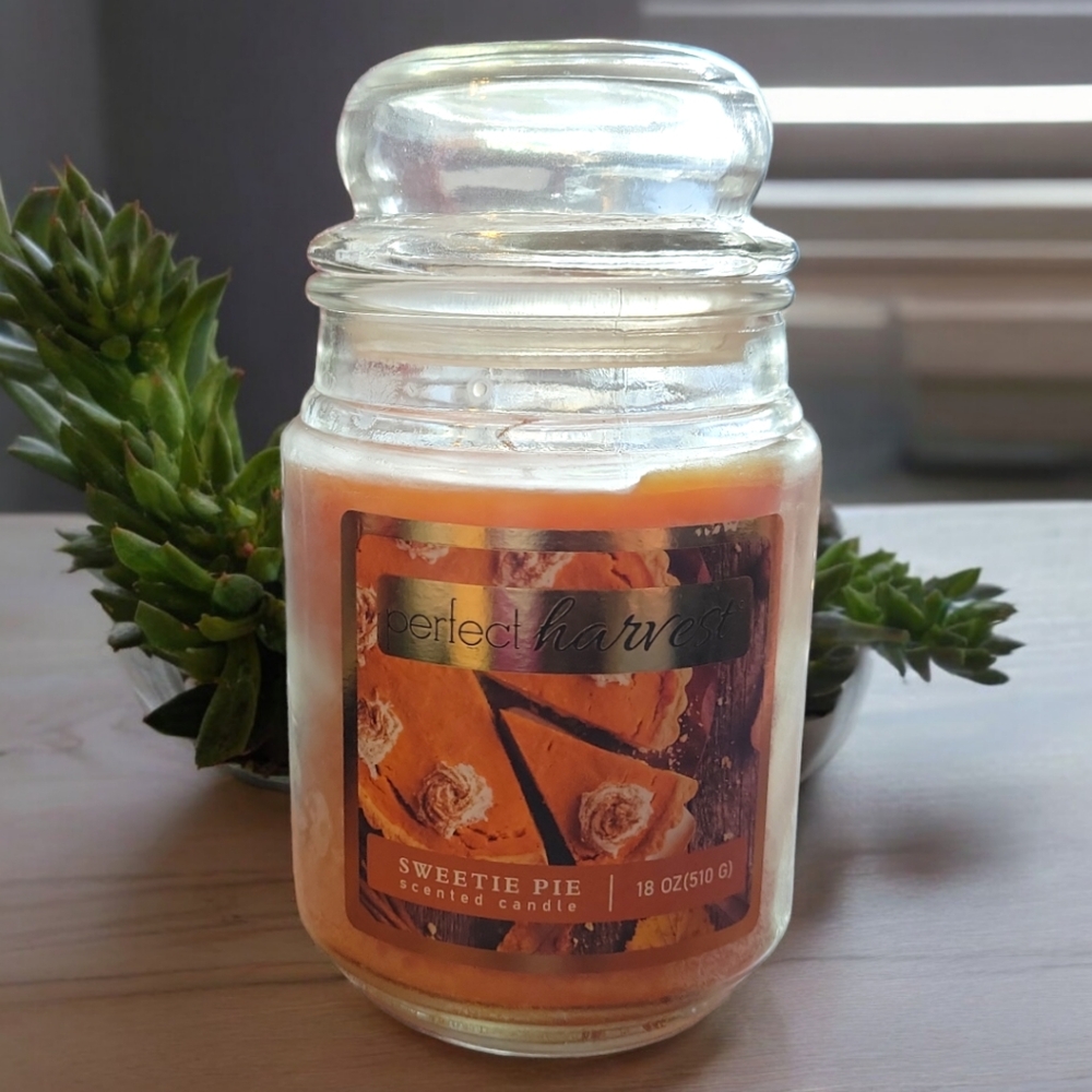 1 NWT Candle Sweetie Pie Pumpkin Scent Perfect Harvest 18 Oz Seal Apothecary Jar